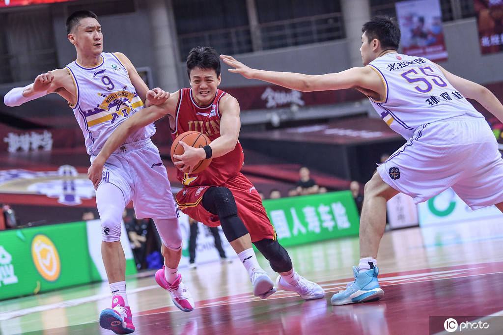 里程碑夜！北京国安手感冰凉；欧联今夜刷纪录；压力陡增；年轻球员得到机会 