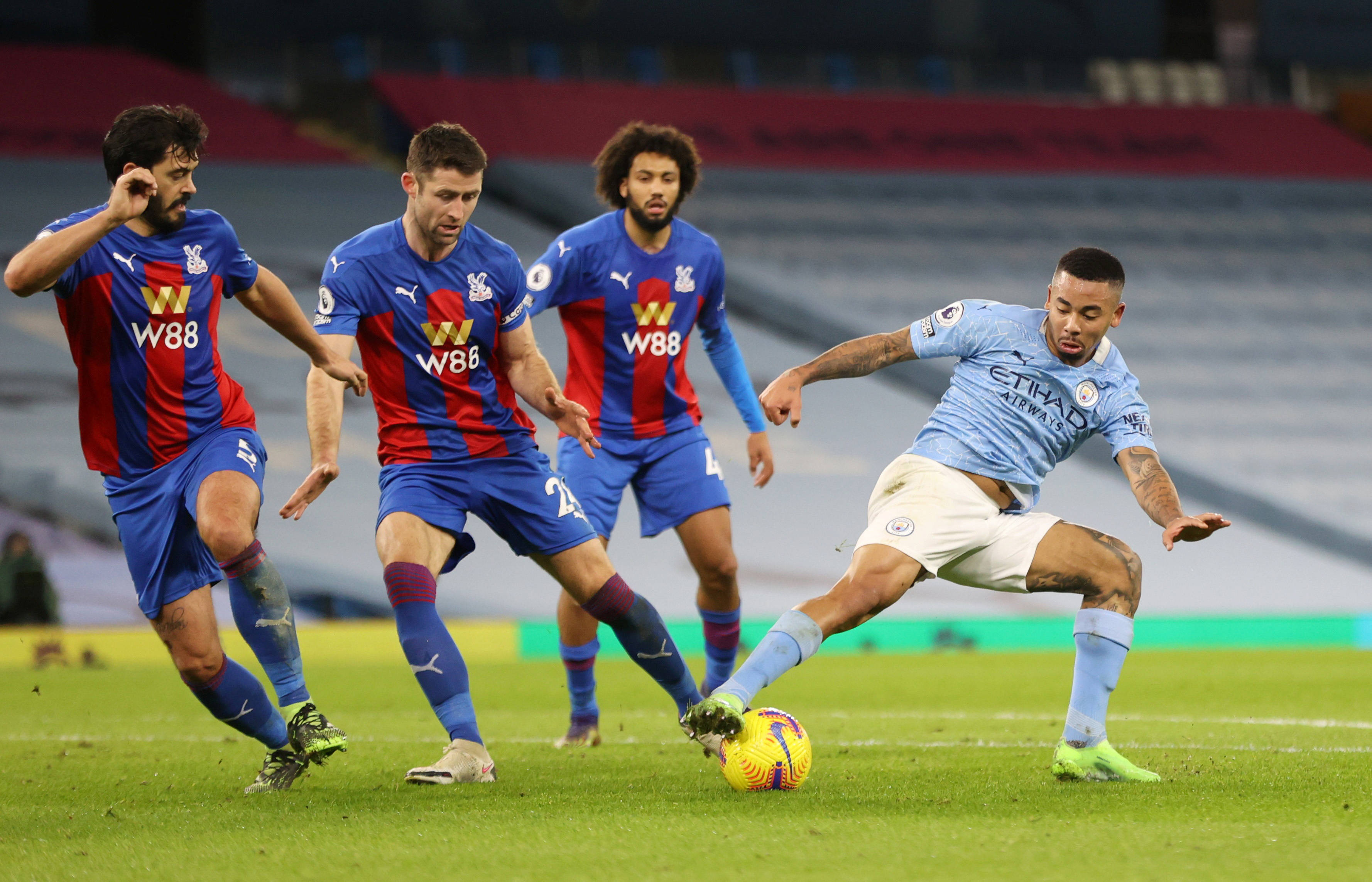 转折点！布鲁克林篮网队长鼓劲，英超今夜攻防权衡，管理层满意，团队化学反应显著 