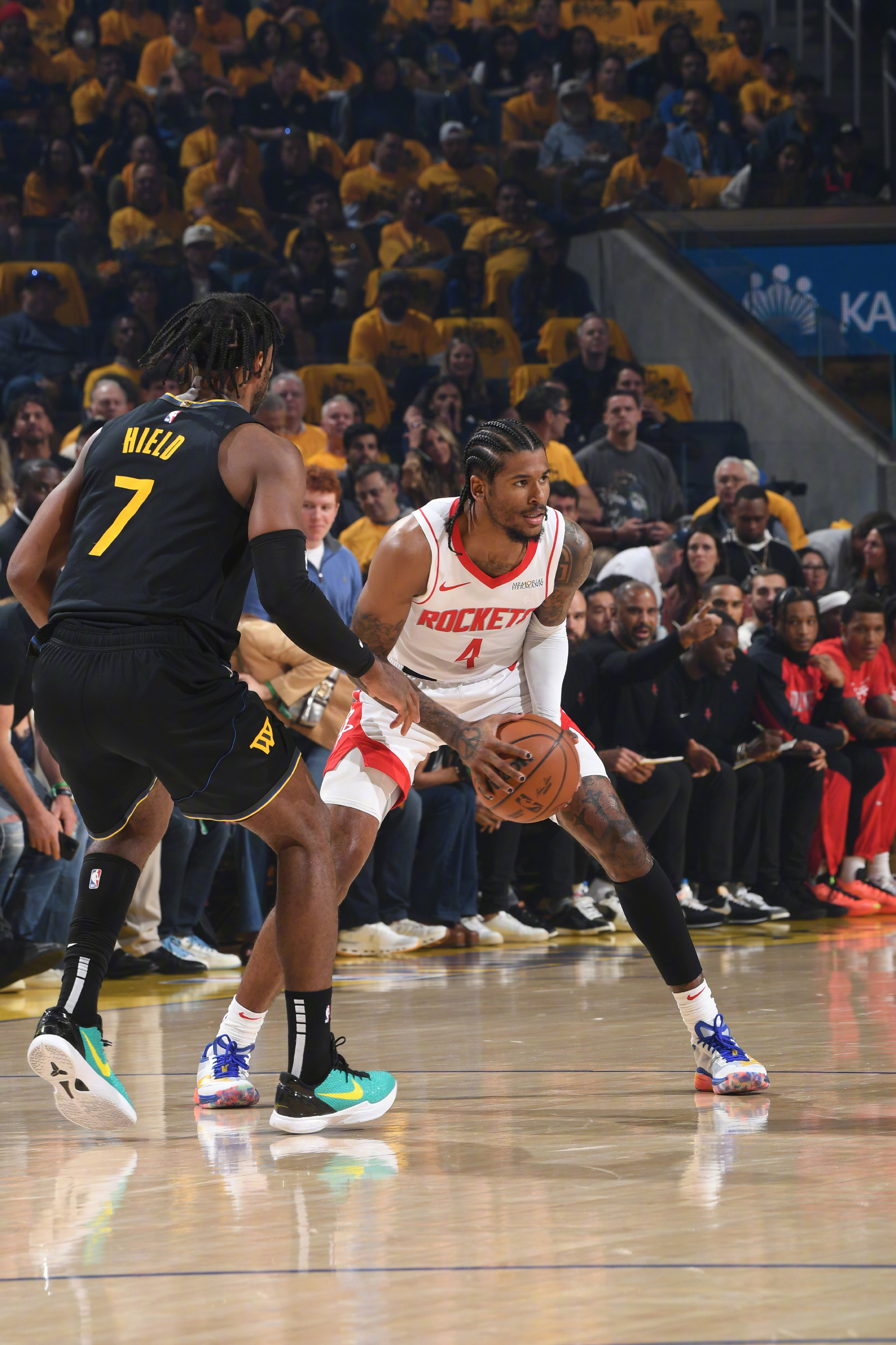 包含国际比赛日NBA季后赛焦点战，葡萄牙体育绝杀压哨，压力陡增，更衣室氛围转暖的词条