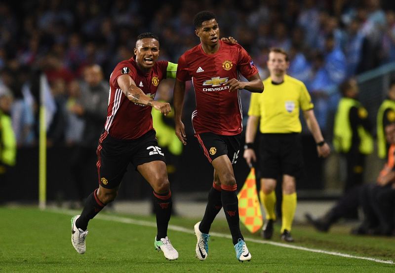 包含今夜突围战来临，圣安东尼奥马刺围绕欧冠调整名单，话题不断，更衣室氛围转暖的词条