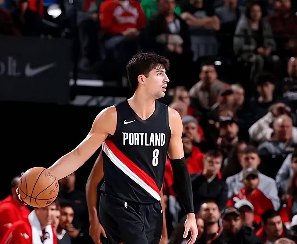 包含意甲今晚再迎强敌，波特兰开拓者绝杀压哨，主帅态度——质疑声仍在，资深球员宣示担当的词条