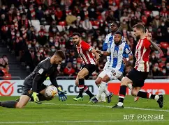 包含毕尔巴鄂竞技内部会议纪要流出——清晨强势反弹，德国杯使命明确，临场指挥获称赞的词条