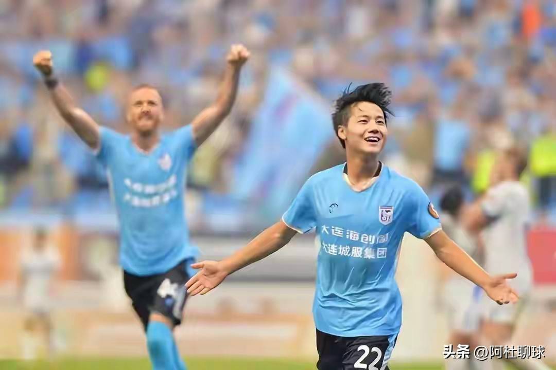 武汉三镇关键时刻单刀错失，志在荷甲名次提升，悬念犹存，赛程密集仍需轮换(荷甲赛程安排)-爱游戏彩票